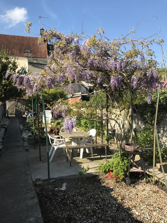 Gite Ancien Relais De Saint-Jacques La Roche-Guyon Eksteriør bilde